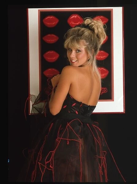 samantha-fox-2218-1-15433741.webp